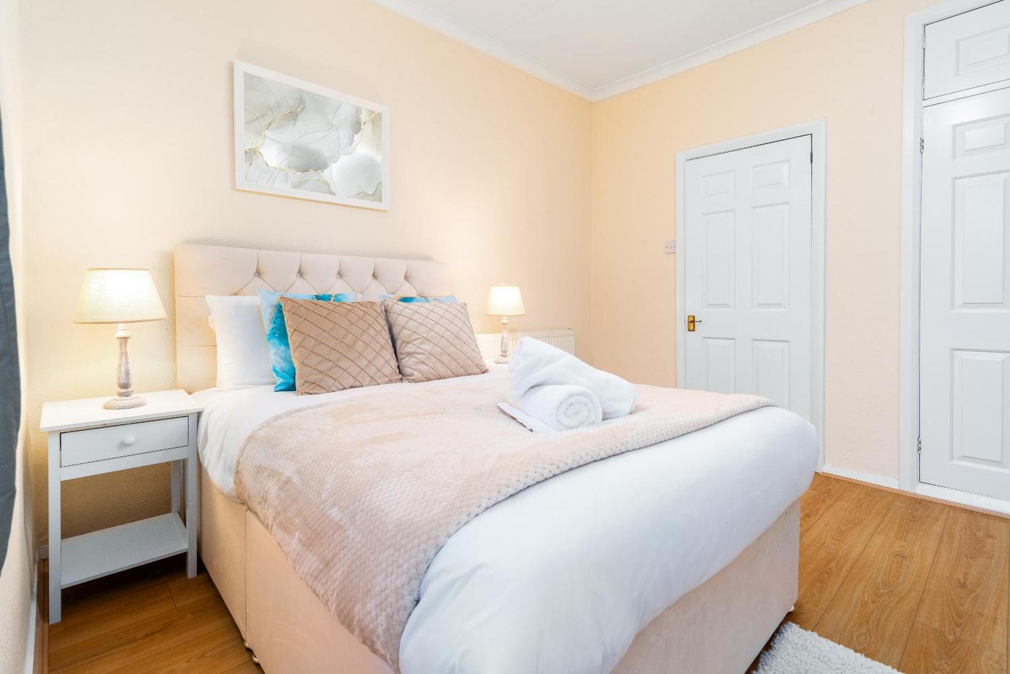 Luxury 3 Bedroom House - Harborne - Parking - Garden - Wifi & Netflix 122G Birmingham Bagian luar foto
