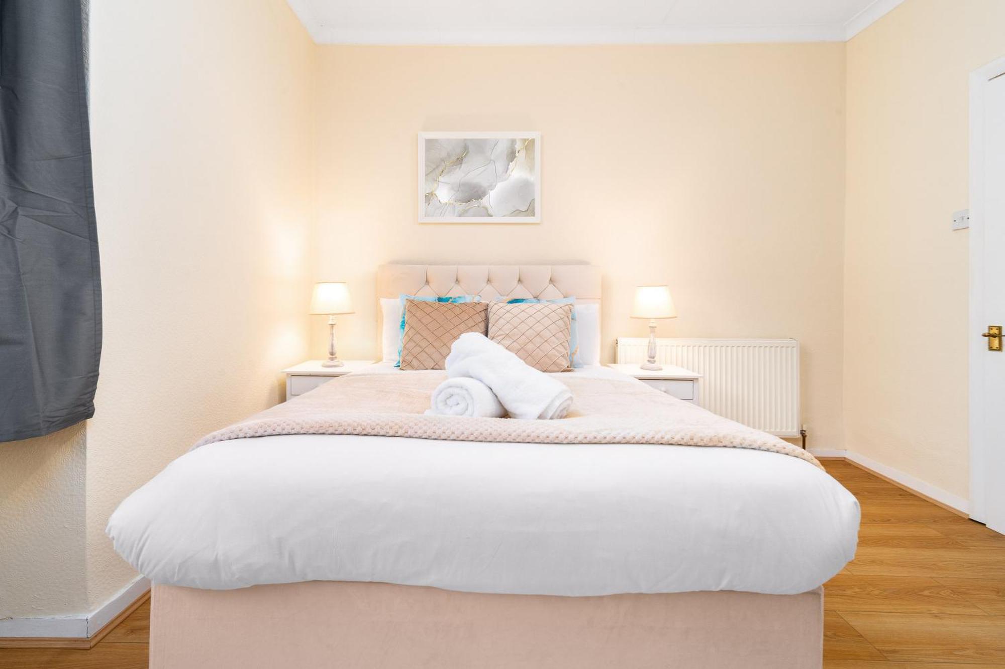 Luxury 3 Bedroom House - Harborne - Parking - Garden - Wifi & Netflix 122G Birmingham Bagian luar foto