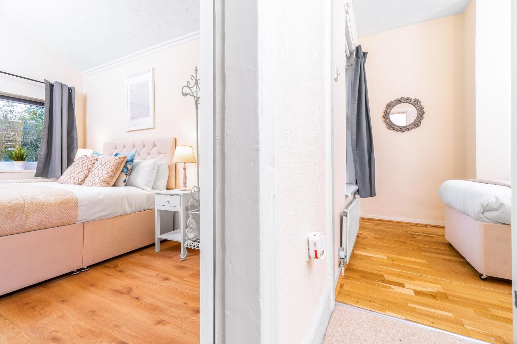 Luxury 3 Bedroom House - Harborne - Parking - Garden - Wifi & Netflix 122G Birmingham Bagian luar foto